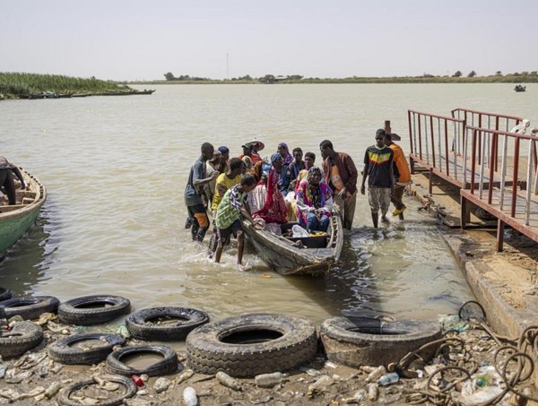 Ils nous ont tabassés et dépouillés": le calvaire des migrants expulsés de Mauritanie